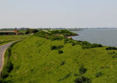 De dijk bij Warder